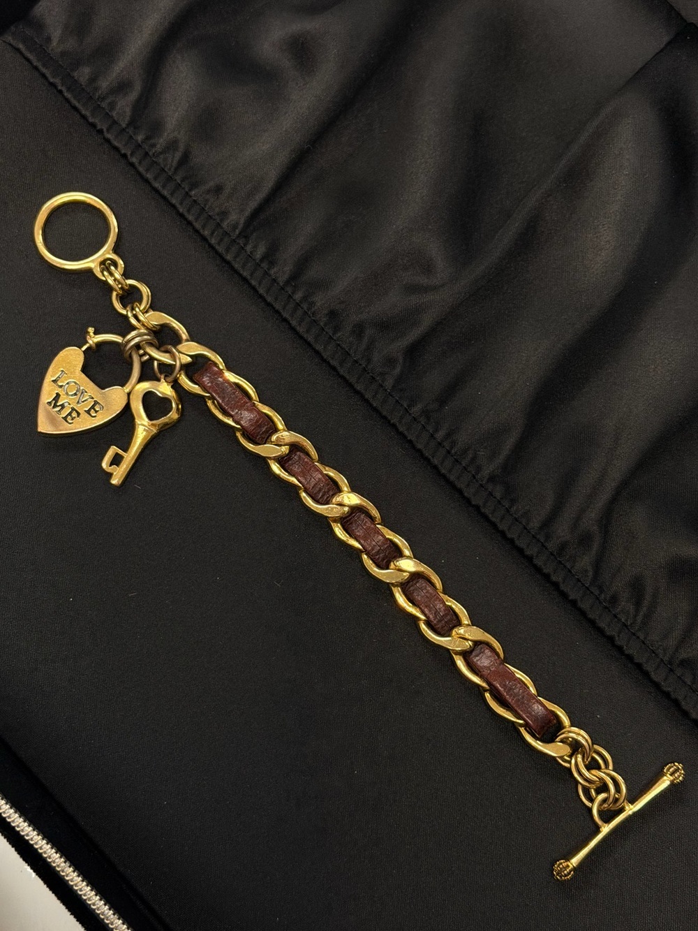 Vintage Juicy Couture Leather Weave Heart Lock & Key Toggle Bracelet Y2K - Picture 3 of 8